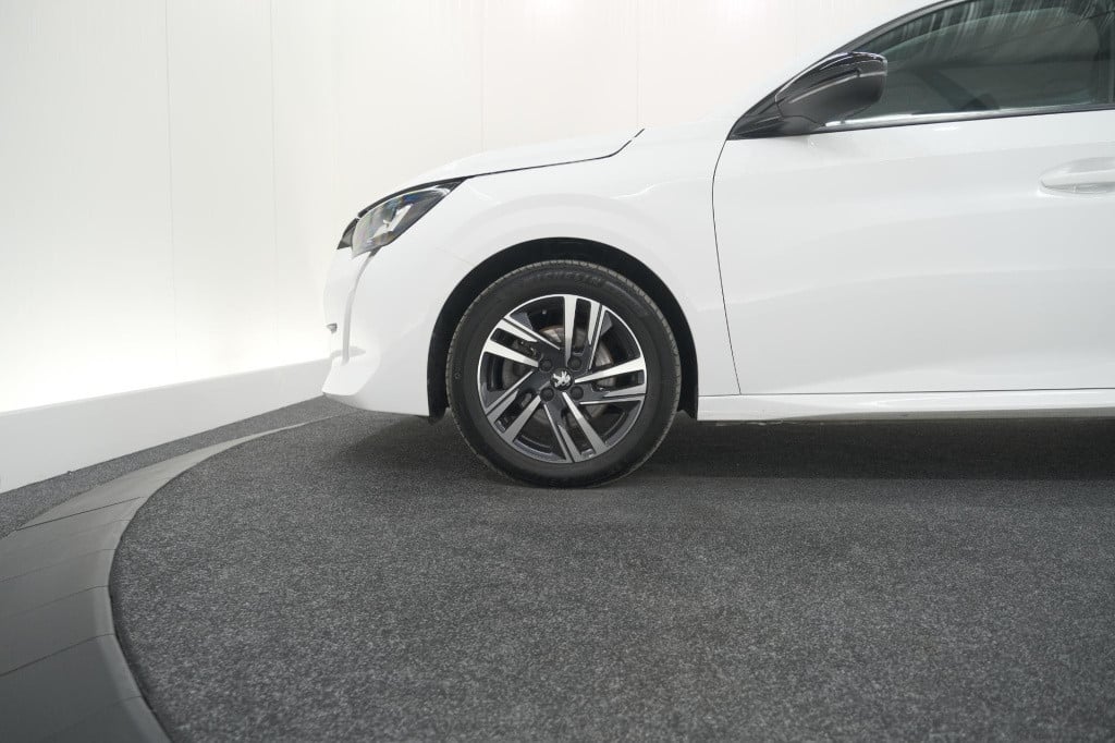 Peugeot 208 puretech 100 allure pack | camera | apple carplay | stoelverwar