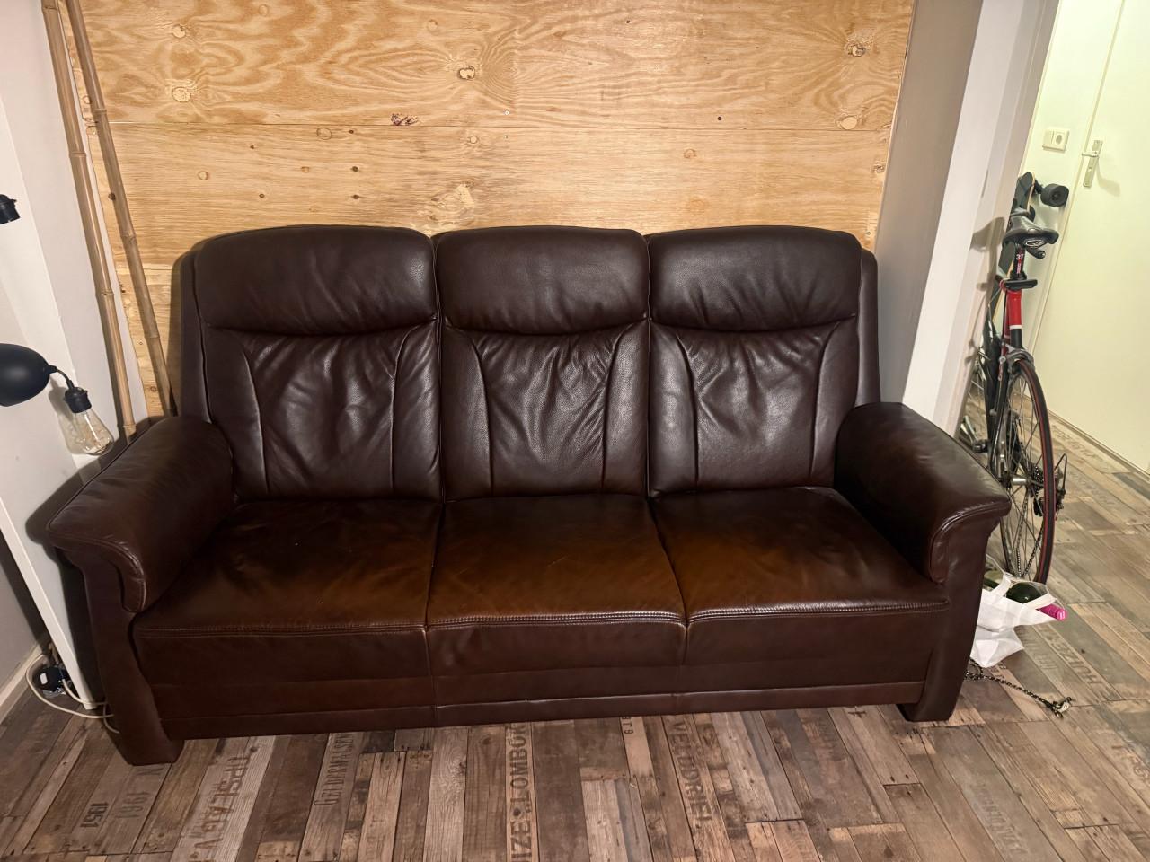 Klassiek Bruine Leren Bank GRATIS af te halen!