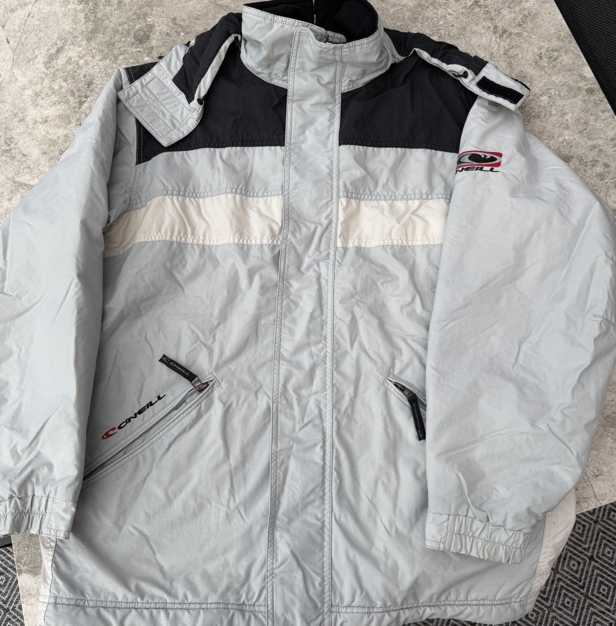 Hele mooie en goede O’Neill winterjas. Maat M maar valt als X/Xl.