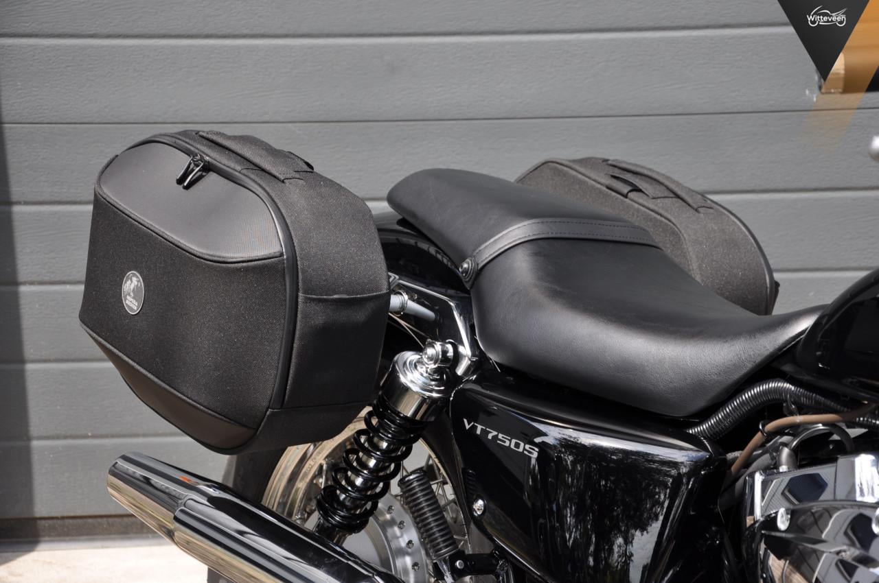 Honda VT 750 S Shadow 2350 km, leuke extra's