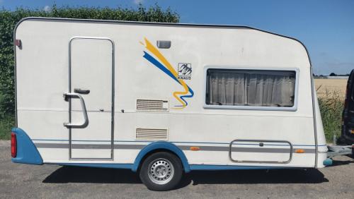 Knaus met prachtige tent / luifel / uitbouw