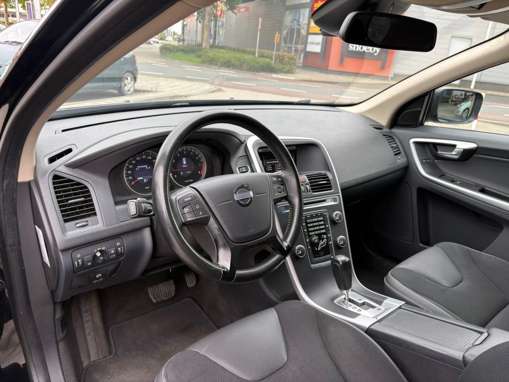 Volvo XC60 2.0 t5 kinetic