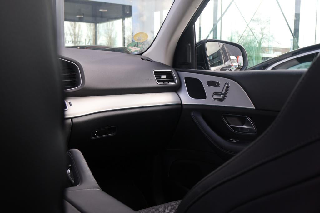 Mercedes-Benz Gle 300 d 4matic l panoramadak l mbux l camera l led high per