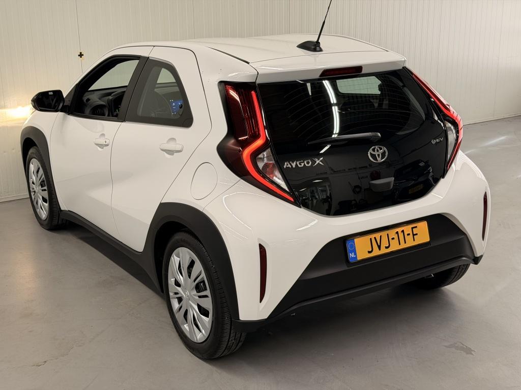 Toyota Aygo X hybrid 115 play