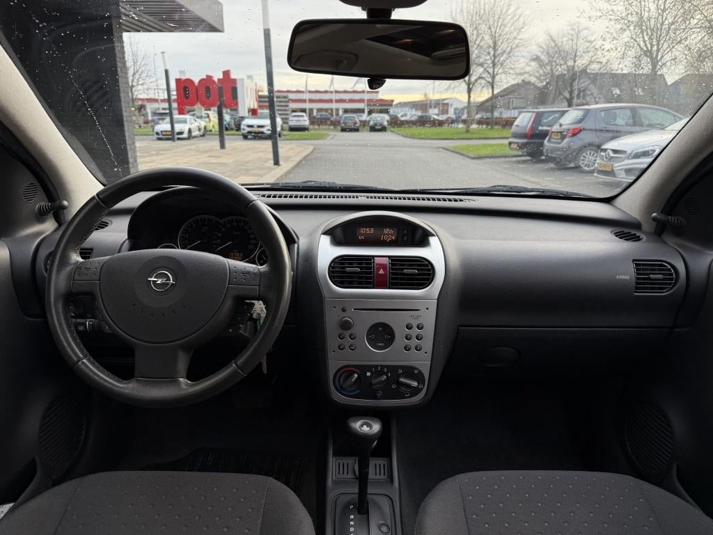 Opel Corsa 1.4-16v njoy automaat!