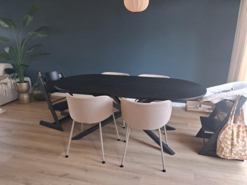 Eettafel zo goed als nieuw