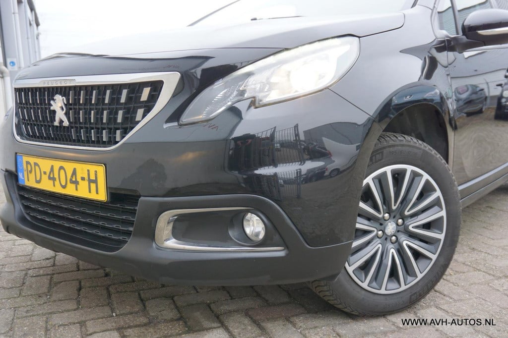 Peugeot 2008 1.2 puretech blue lion