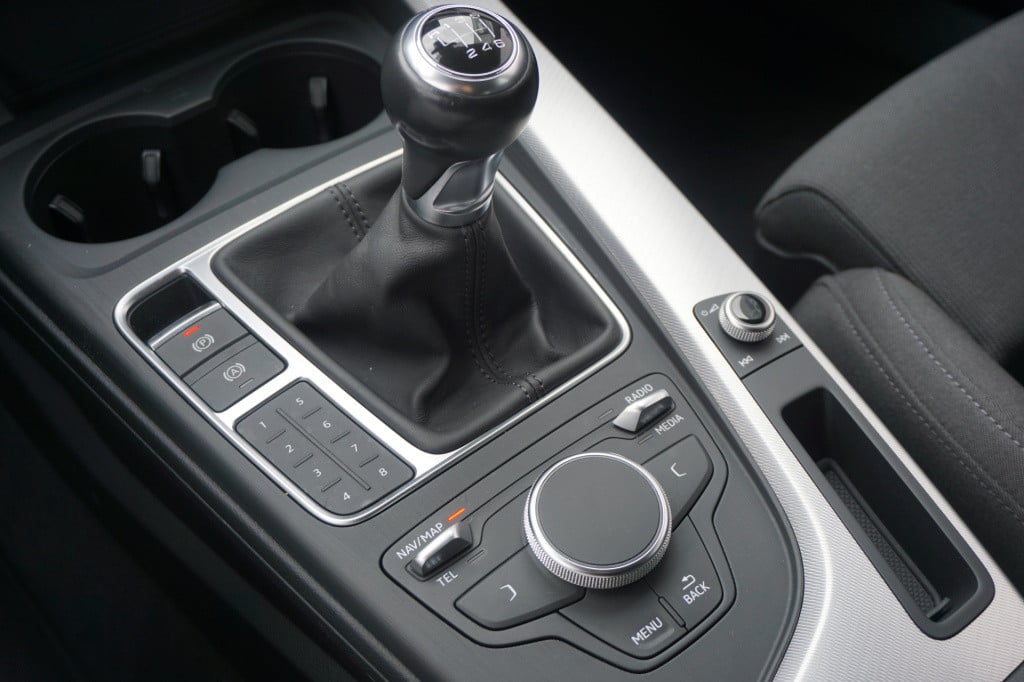 Audi A4 avant 2.0 tdi sport lease edition climate / navi / cruise / parkeer