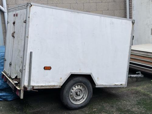 Aanhangwagen, ophalen voor 2 kratjes Hertog Jan