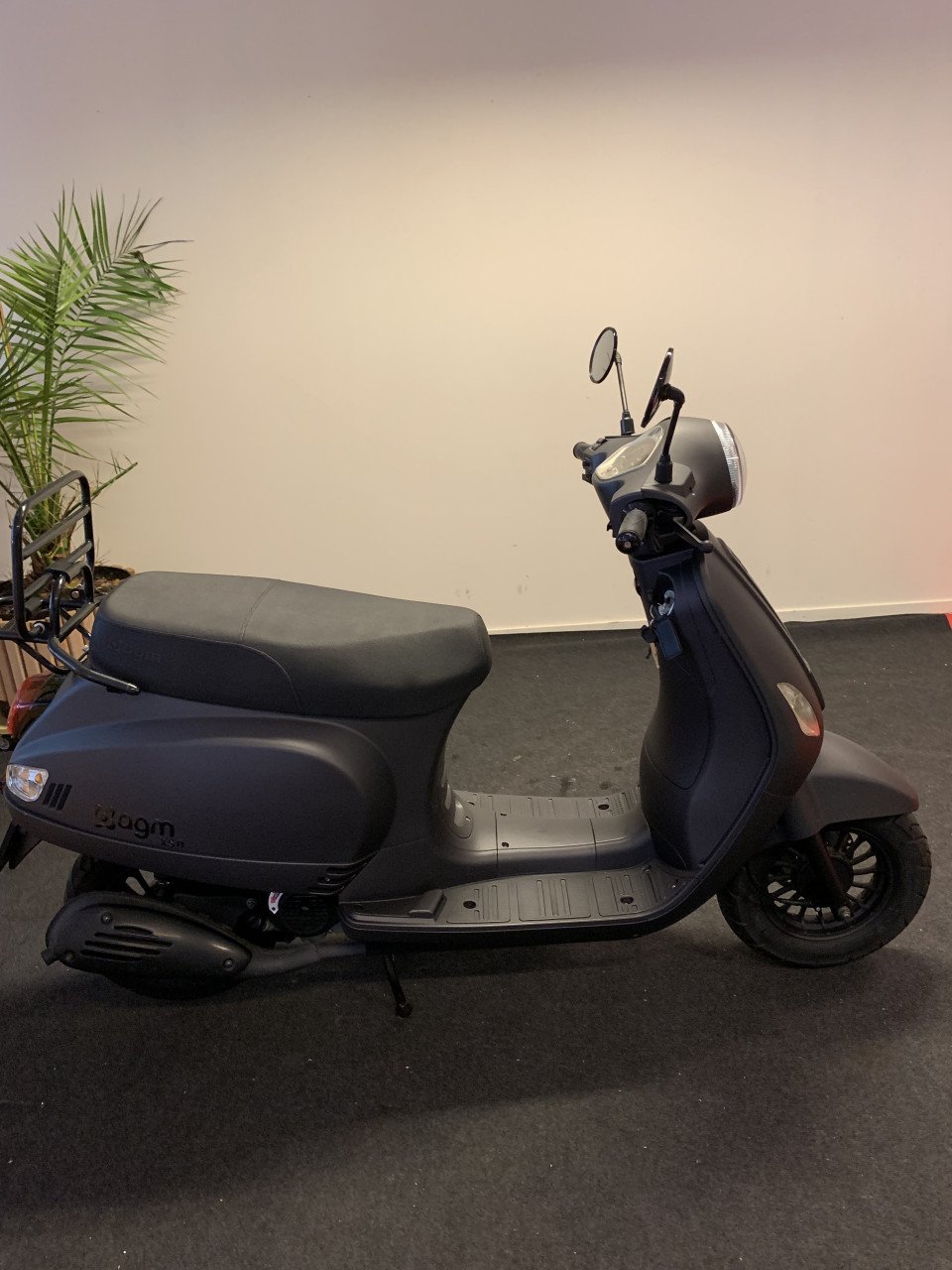 AGM VX 50 NU 895,= RIJKLAAR