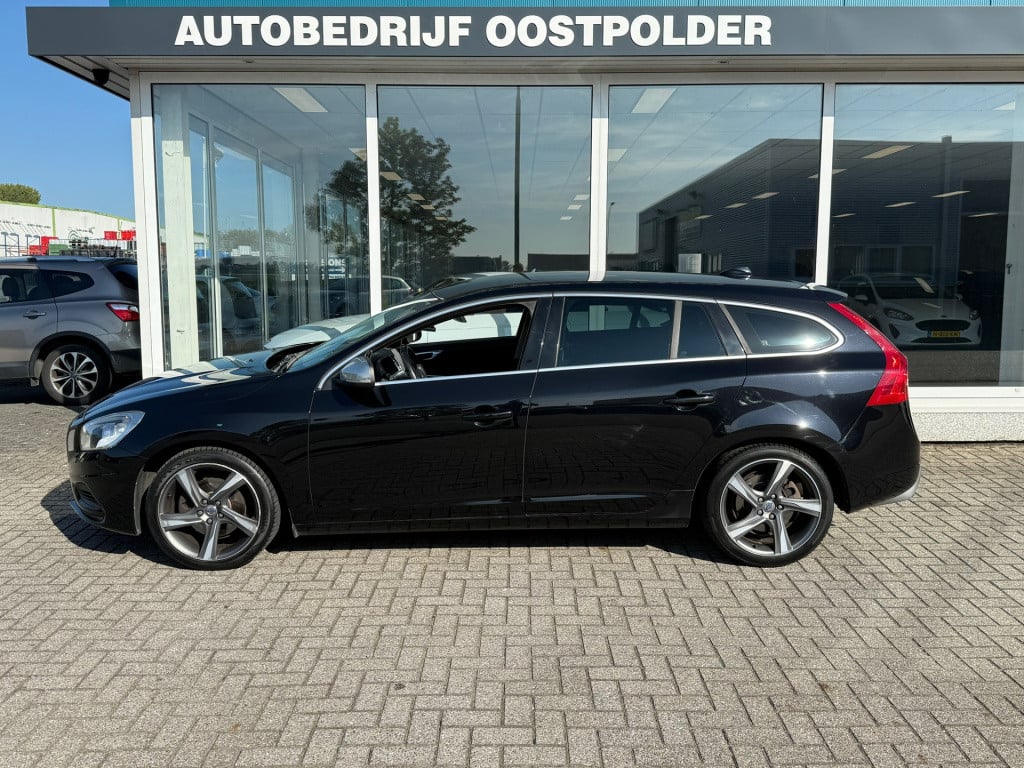 Volvo V60 1.6 t3 r-design