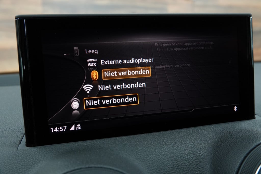 Audi Q2 1.5 tfsi | led | pdc | stoelverw. | airco |