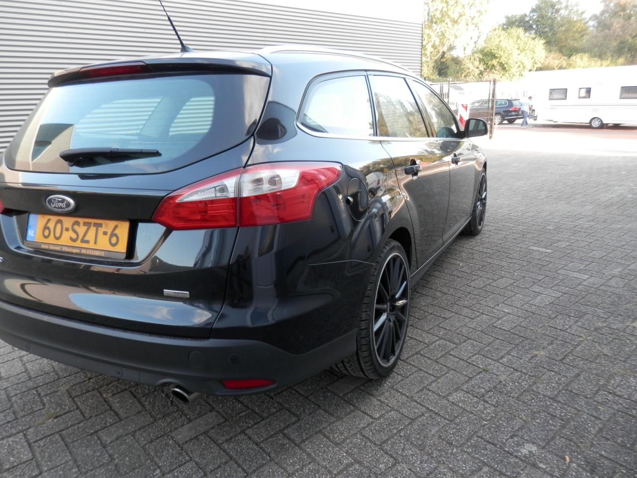 Auto Garant Biedt Aan: Ford Focus 1.6 Titanium