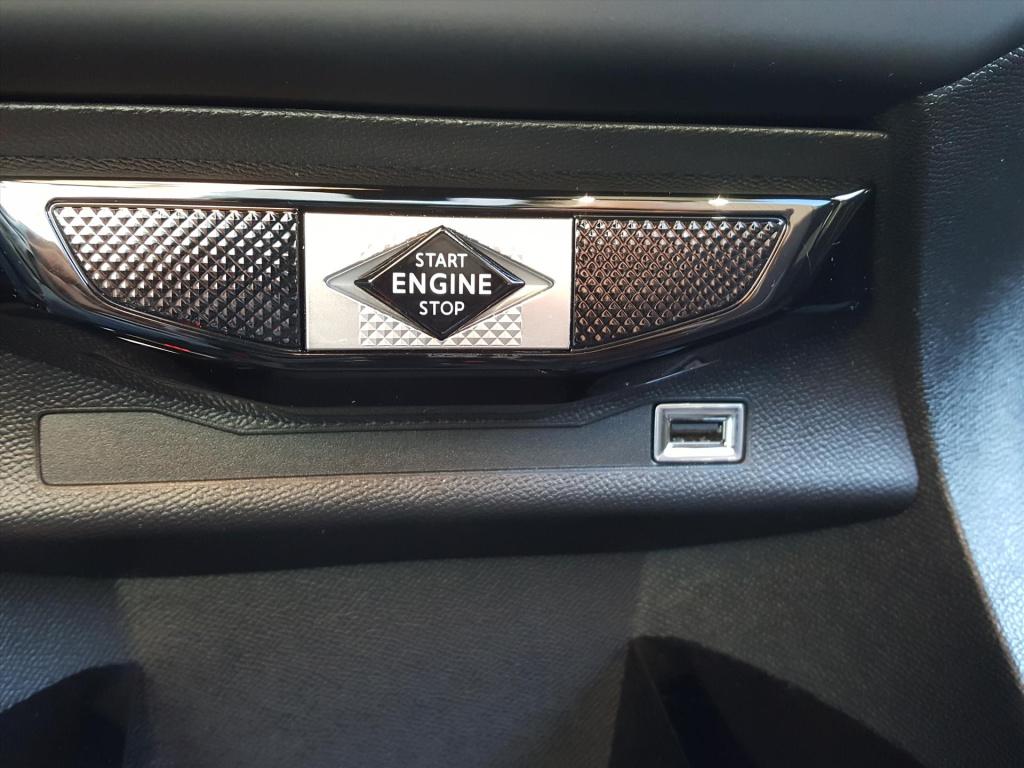 Ds Ds 3 crossback 1.2 puretech 100pk business | navi | bt | applecarplay & 