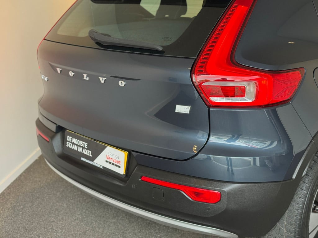Volvo XC40 1.5 t4 recharge inscription expression