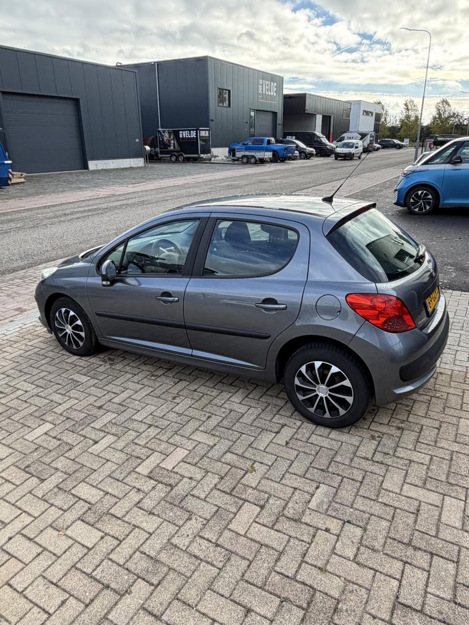 Peugeot 207 zuinige 1.4 VTI 5DRS 2008 met 160000KM Jaar APK