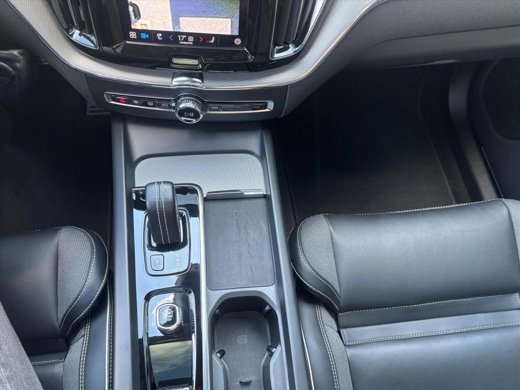 Volvo XC60 t6 340pk recharge awd r-design| harman kardon|360 camera|schuifd