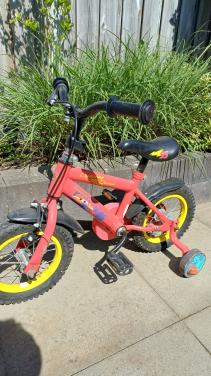 Jongens fietsje 4 jaar met zijwielen