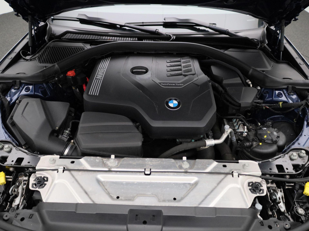 BMW 3-serie 318i business edition | automaat | lmv | half leder | virtual c