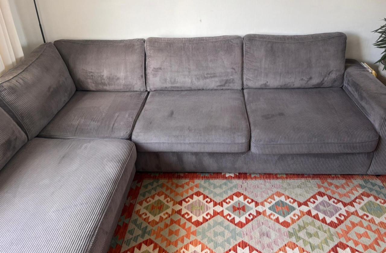 Grijze hoekbank 300 x 240 cm in goede staat
