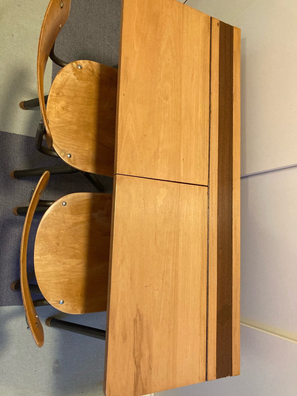 Superleuk vintage lessenaartje te koop!