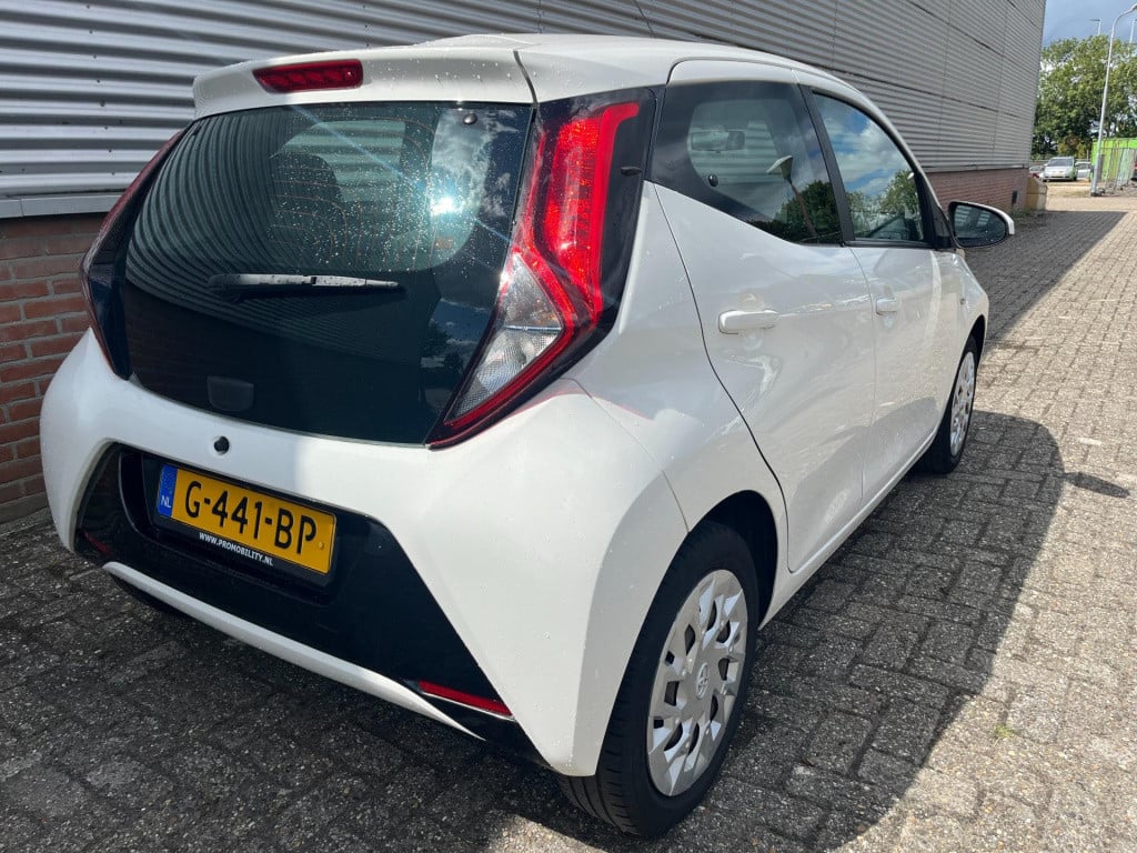 Toyota Aygo 1.0 vvt-i x-play limited | orig. nl | carplay | parkeercamera |