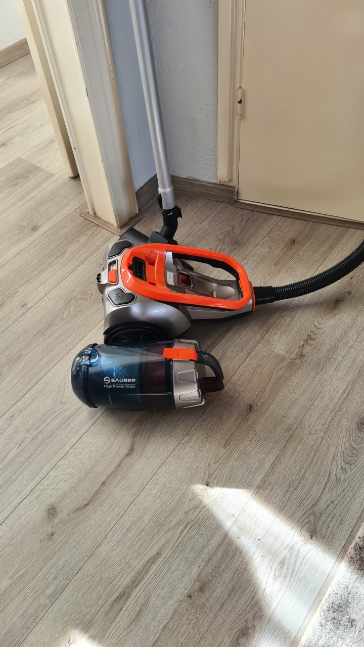 Stofzuiger merk SAUBER -Cicloon- zonder zaak-500W
