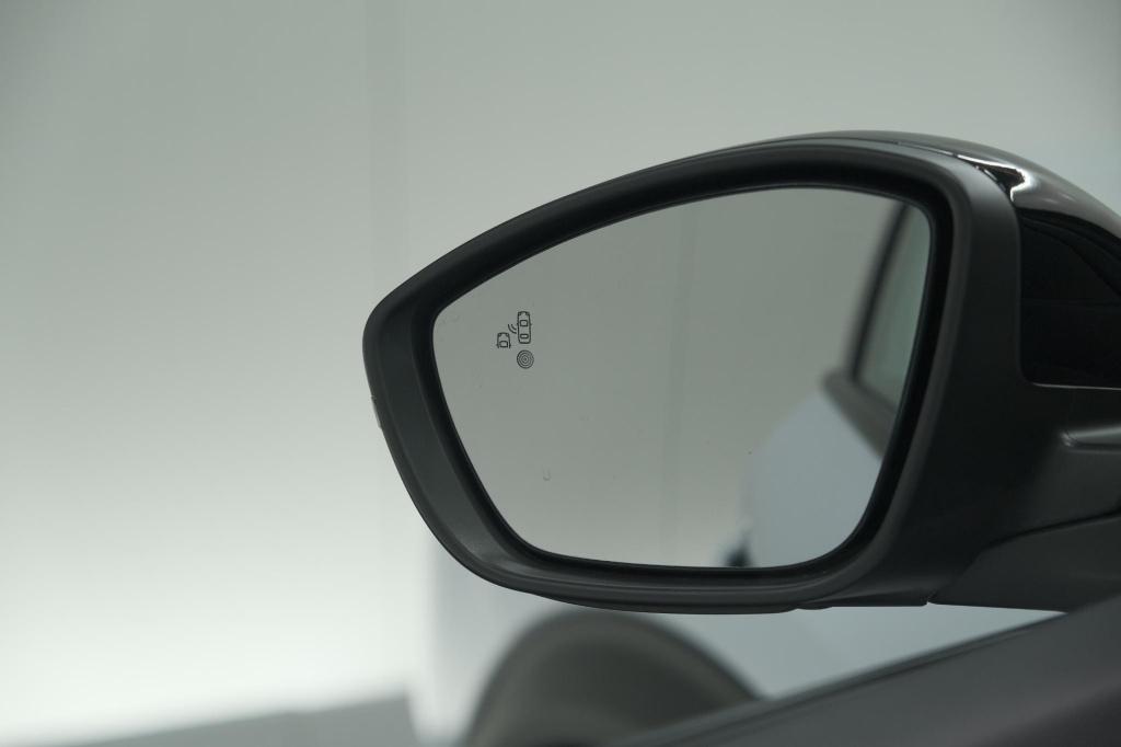 Peugeot E-2008 ev gt 50 kwh | 11 kw laadfunctie | 360 camera | dodehoekdete