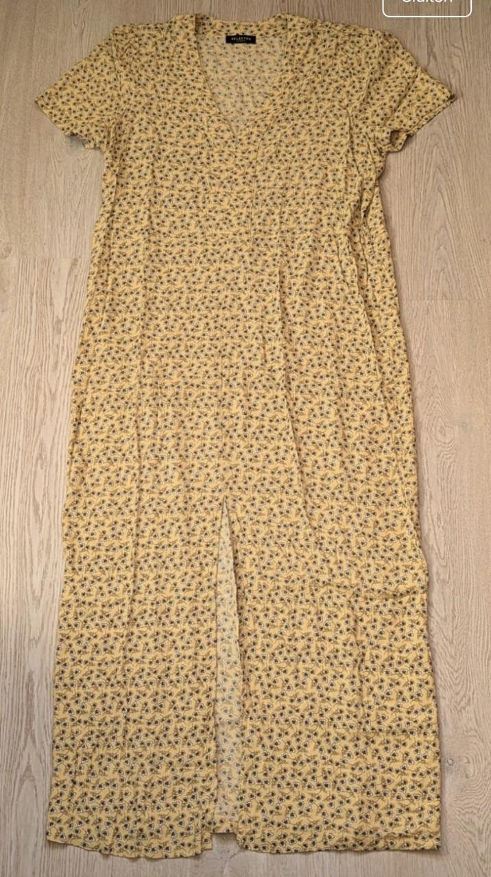 Shirtjes, blouses, hempjes en jurken (23 stuks)