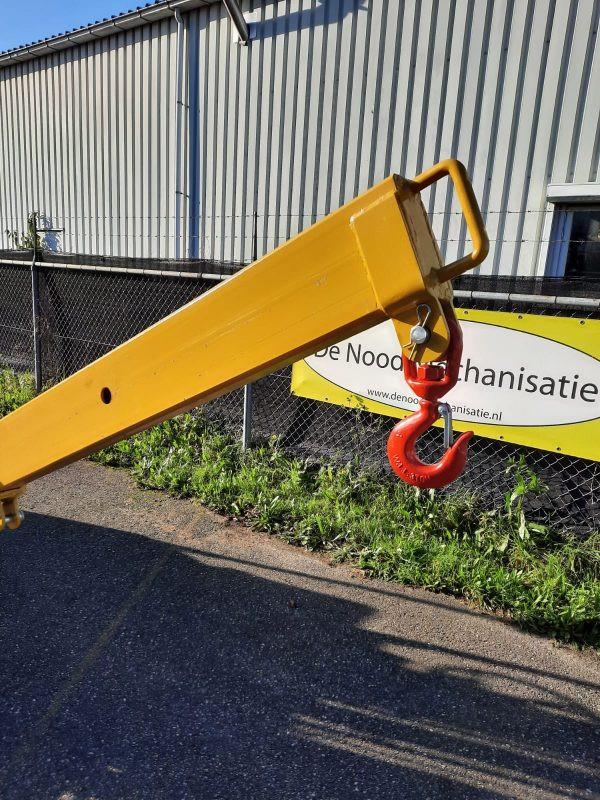 HEFTRUCK VERREIKER SHOVEL HIJS JIP, LASTARM VERSTELBARE 3 EN 5 TON