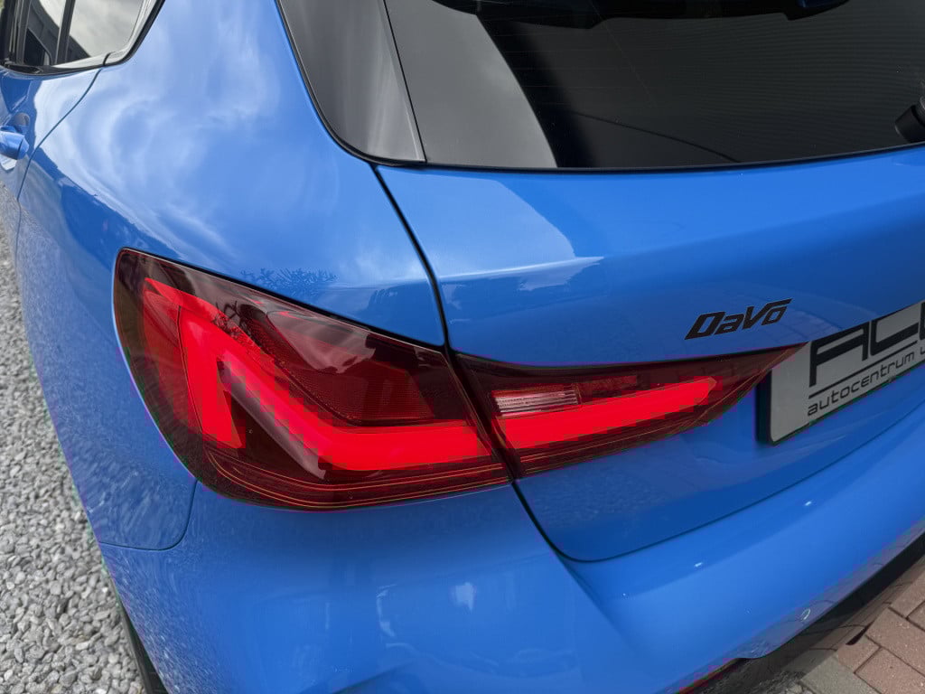 BMW 1 Serie 118i 140pk high executive m-sportpakket 5-drs