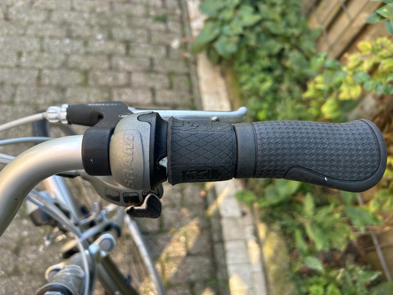 Herenfiets Giant Custom Dual Drive versnellingen. Veel nieuwe onderdelen.