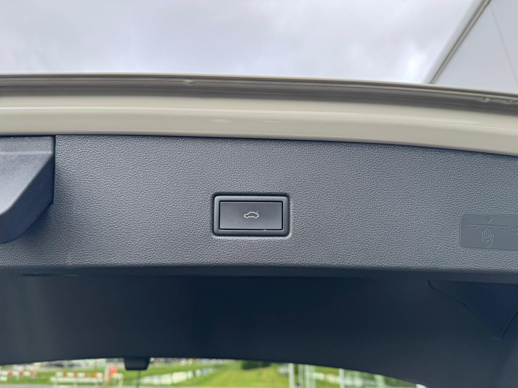 Volkswagen T-roc 1.5 tsi r-line edition automaat,elektrische achterklep,ach