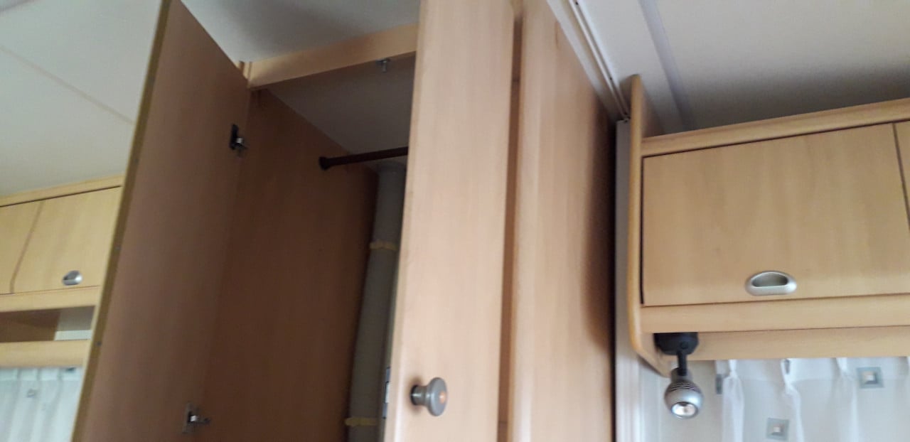 Caravan Hobby de Luxe 400 SF