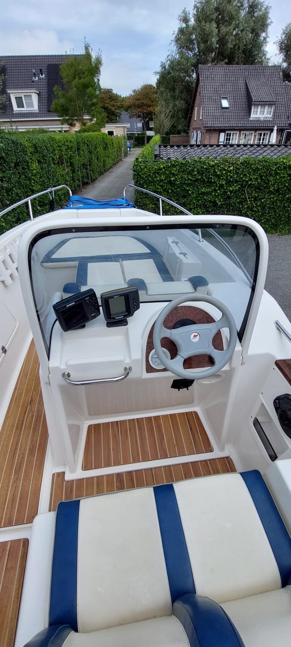 QuickSilver Commander 500 met 4takt 50 pk mercury buitenboord motor