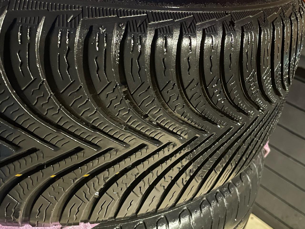 Originele VW velgen 205 65 16 met winterbanden