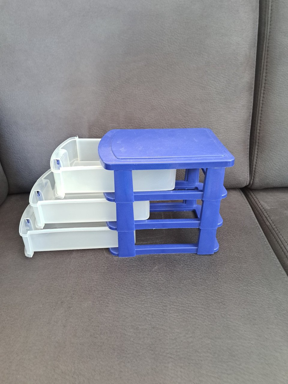 Plastic ladekastje