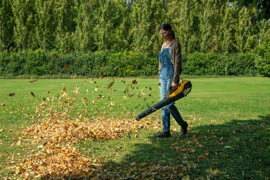 Bladblazers, blad zuigers, bladvegers veegmachines enz. ruime voorraad