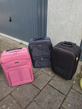 Te koop 3 mooie trekkoffertjes