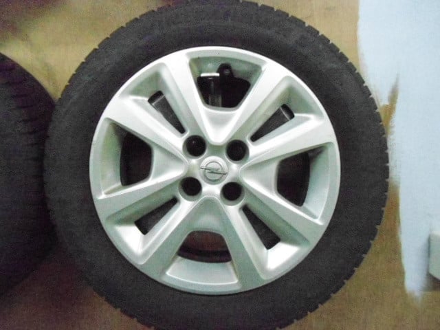 Set winterbanden/velgen Opel Corsa-D