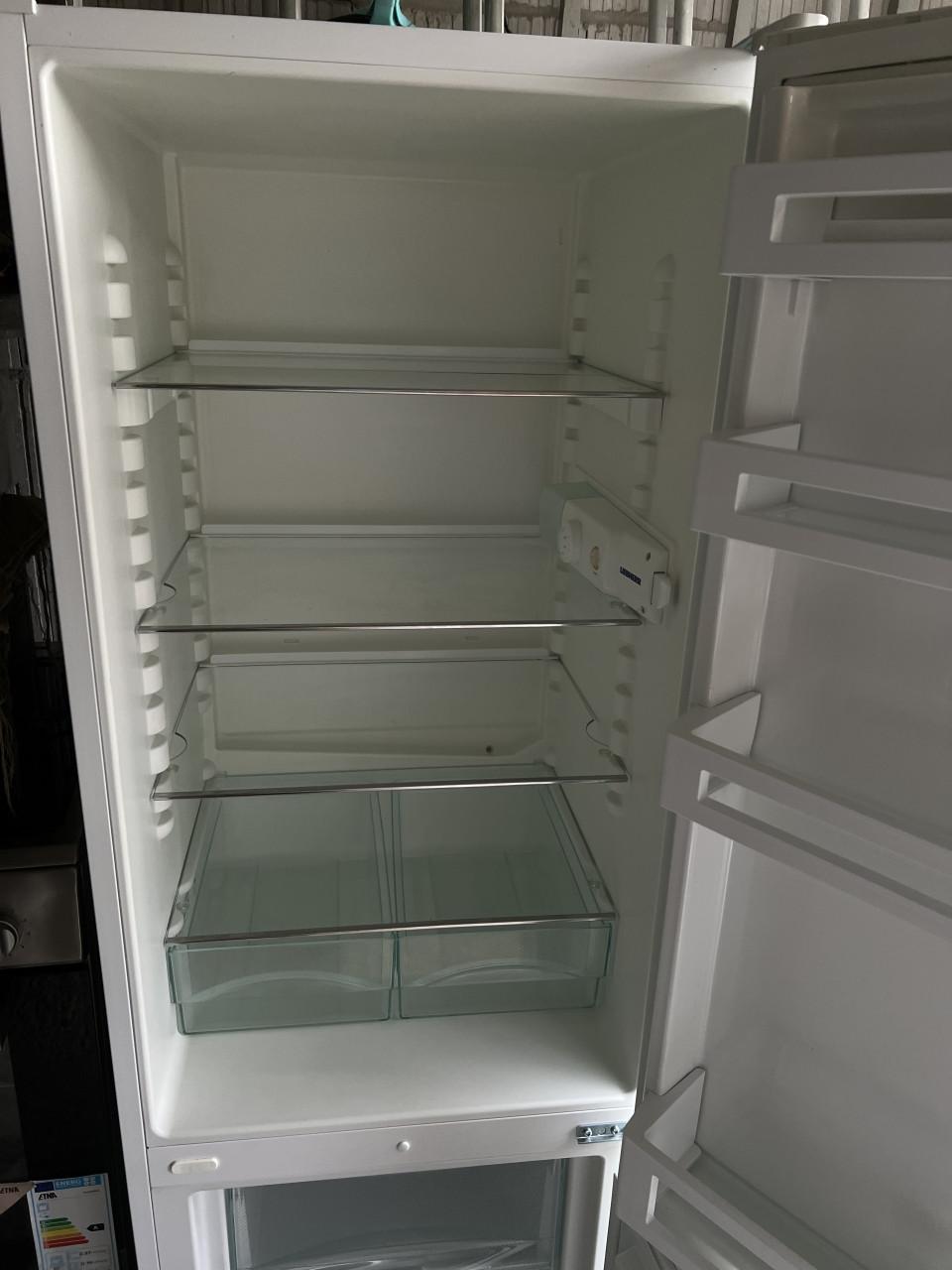 Liebherr A++ koel vries combinatie koelkast vriezer 161x55x60 cm.