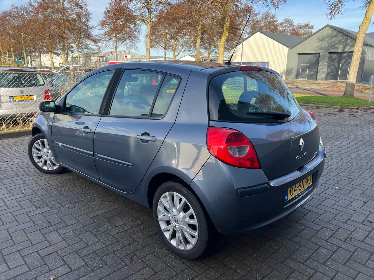 Renault Clio 1.4-16V Airco/ Cruise Jaar Apk