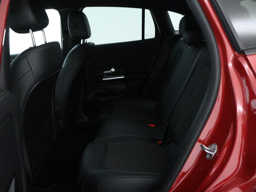 Mercedes-Benz Gla-klasse 250e business solution luxury line apple carplay |