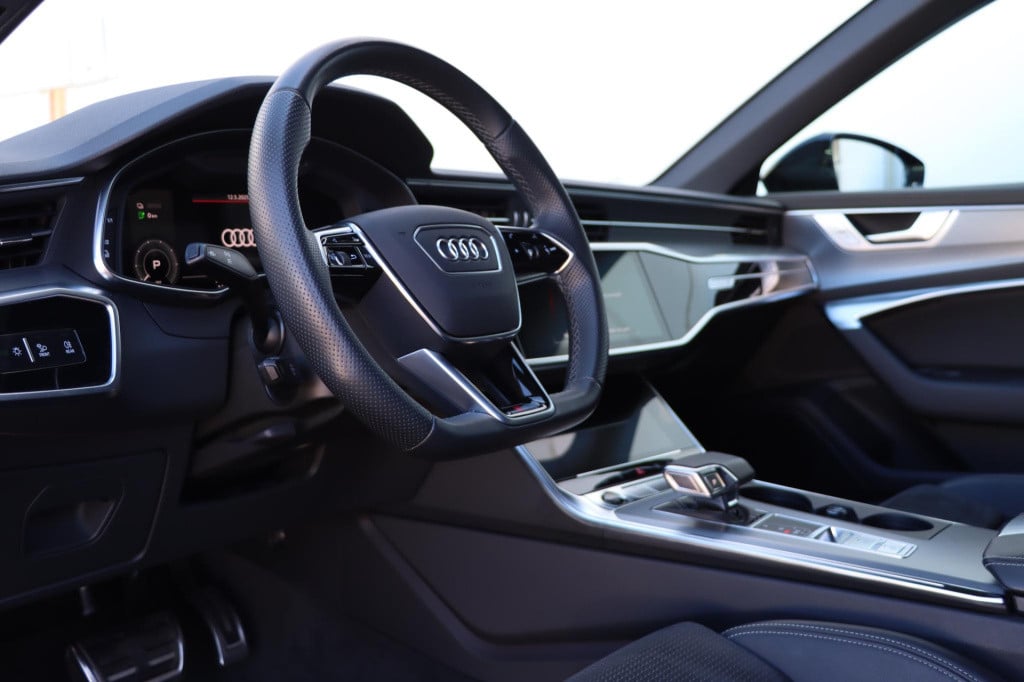 Audi A6 avant 55 tfsi e quattro s edition competition 367pk s-tr