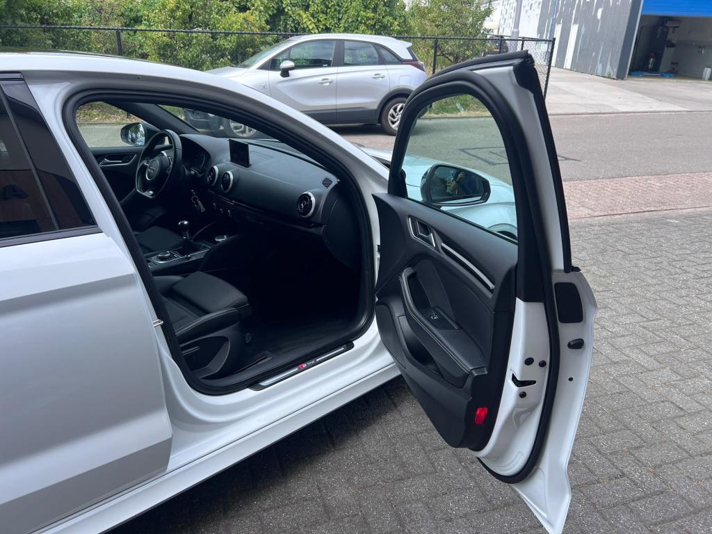 Audi A3 limousine 1.4 tfsi cod ambiente pro line plus