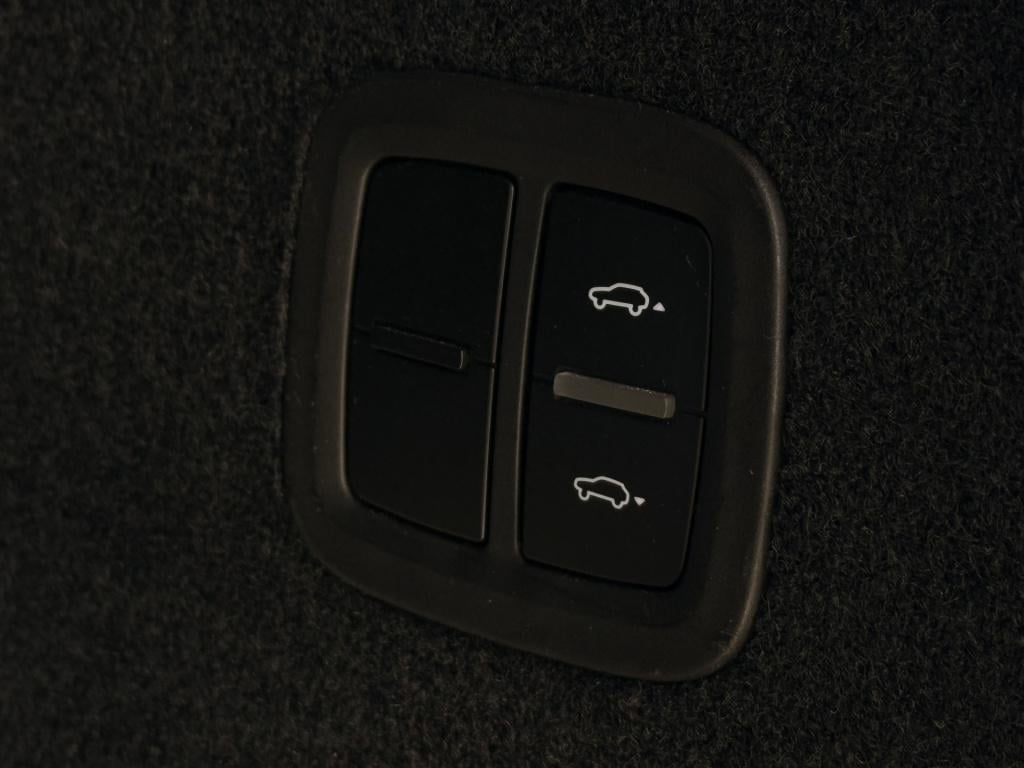 Porsche Cayenne 3.0 | sportdesign | pano | sportchrono | luchtvering | acc 