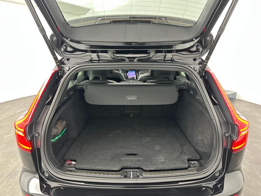 Volvo V60 t8 455pk recharge plus dark| pano| hud| trekhaak| 360camera