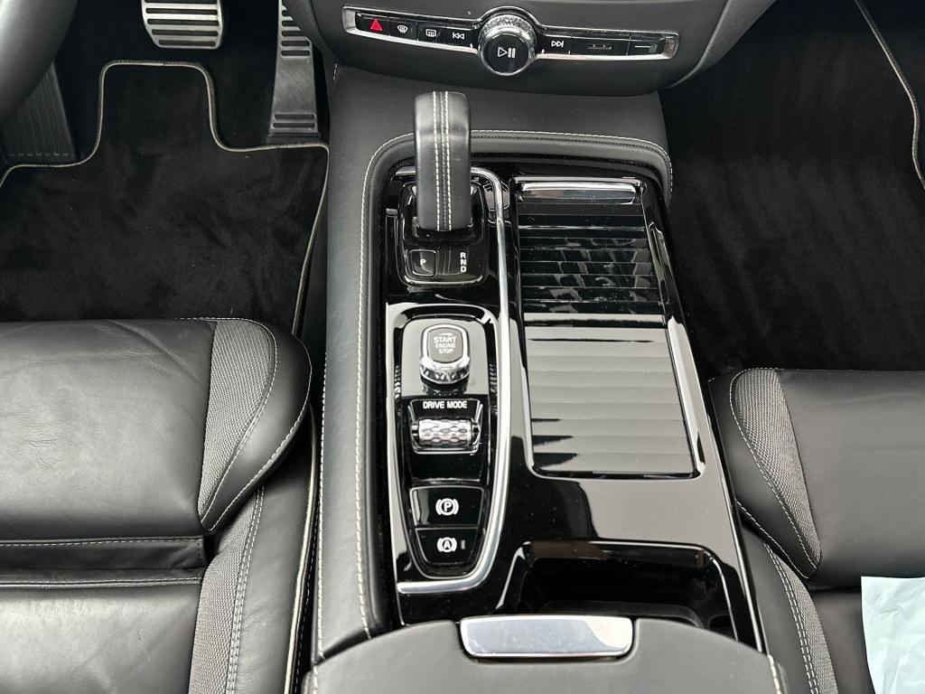 Volvo V60 t6 340pk recharge r-design| pano| b&w sound| adap.cruise| 360cam