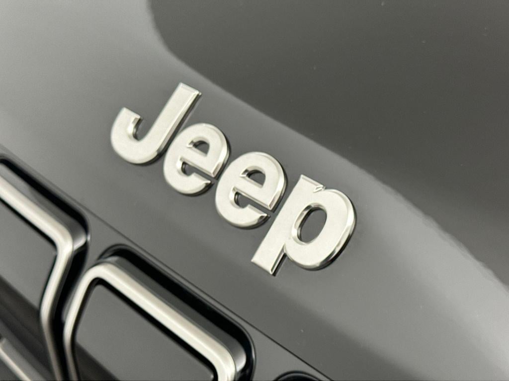 Jeep Avenger 1.2 e-hybrid summit