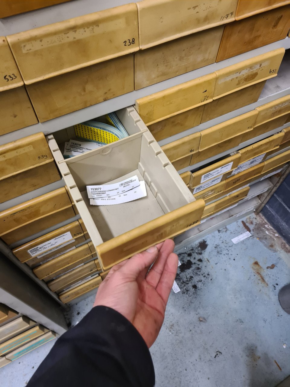 Archiefkast werkplaatskast metalen kast ahrend